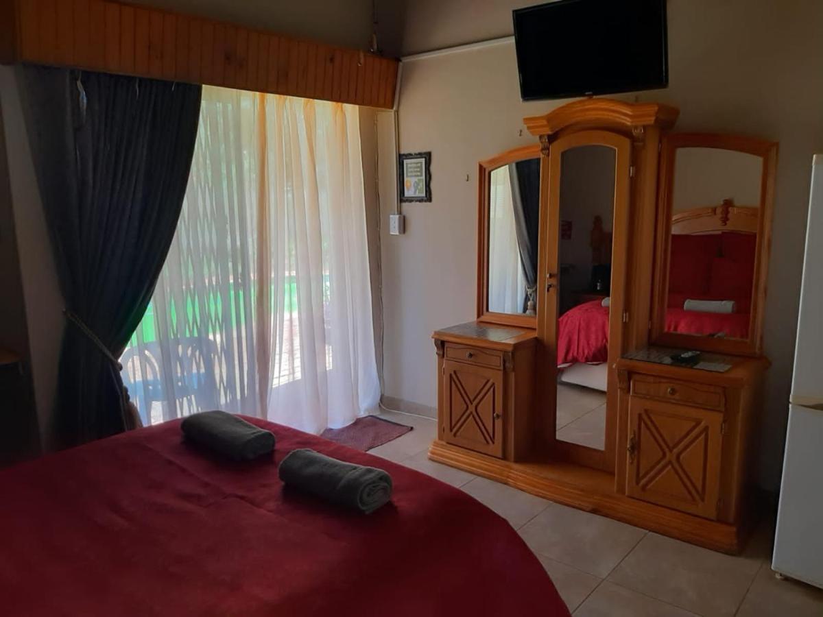 Chariots Guest House Полокване Экстерьер фото